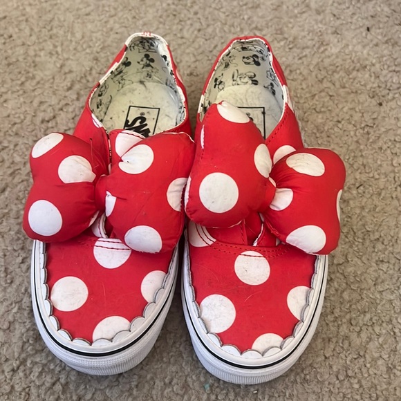 The Tragic Tale Of Minnie Winnie Red Faded A Vans Journey Through Time And Neglectfeed